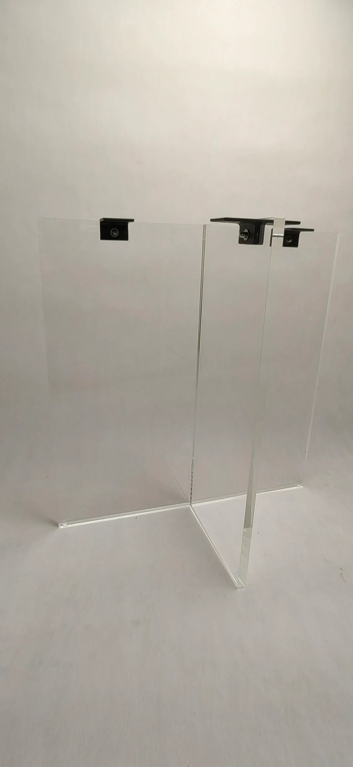 Clear acrylic table base with a t-shaped cross section